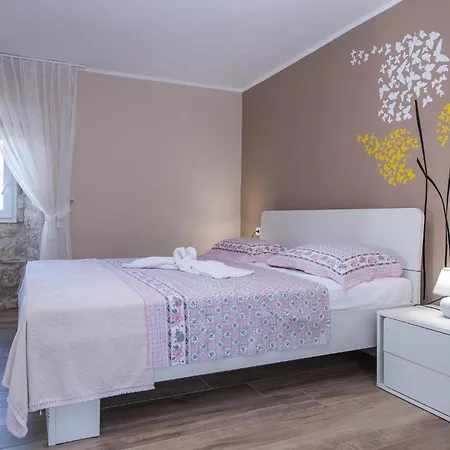 Holiday home In With Kitchen *