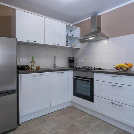 Holiday home In With Kitchen Orbanici