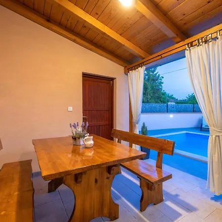 In With Kitchen Orbanići